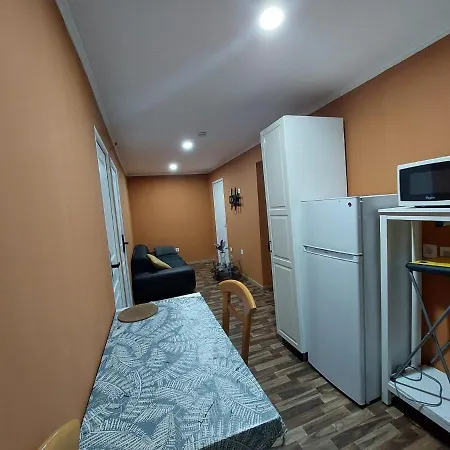 1a Confortable 02 דירה *